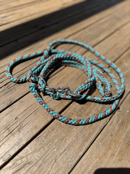Roping reins, turquoise and brown, on horse