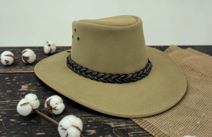 Jacaru Wallaroo suede hat, sand colourway
